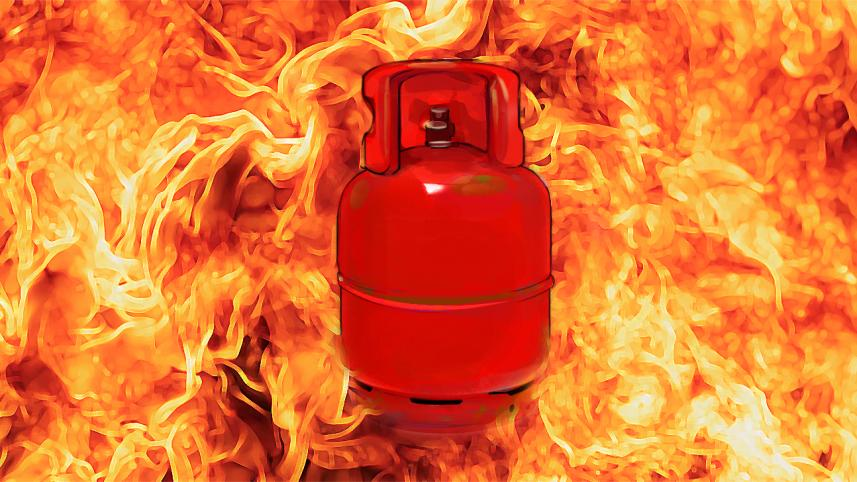 Four burnt in ‘gas leak’ fire in Rayerbazar