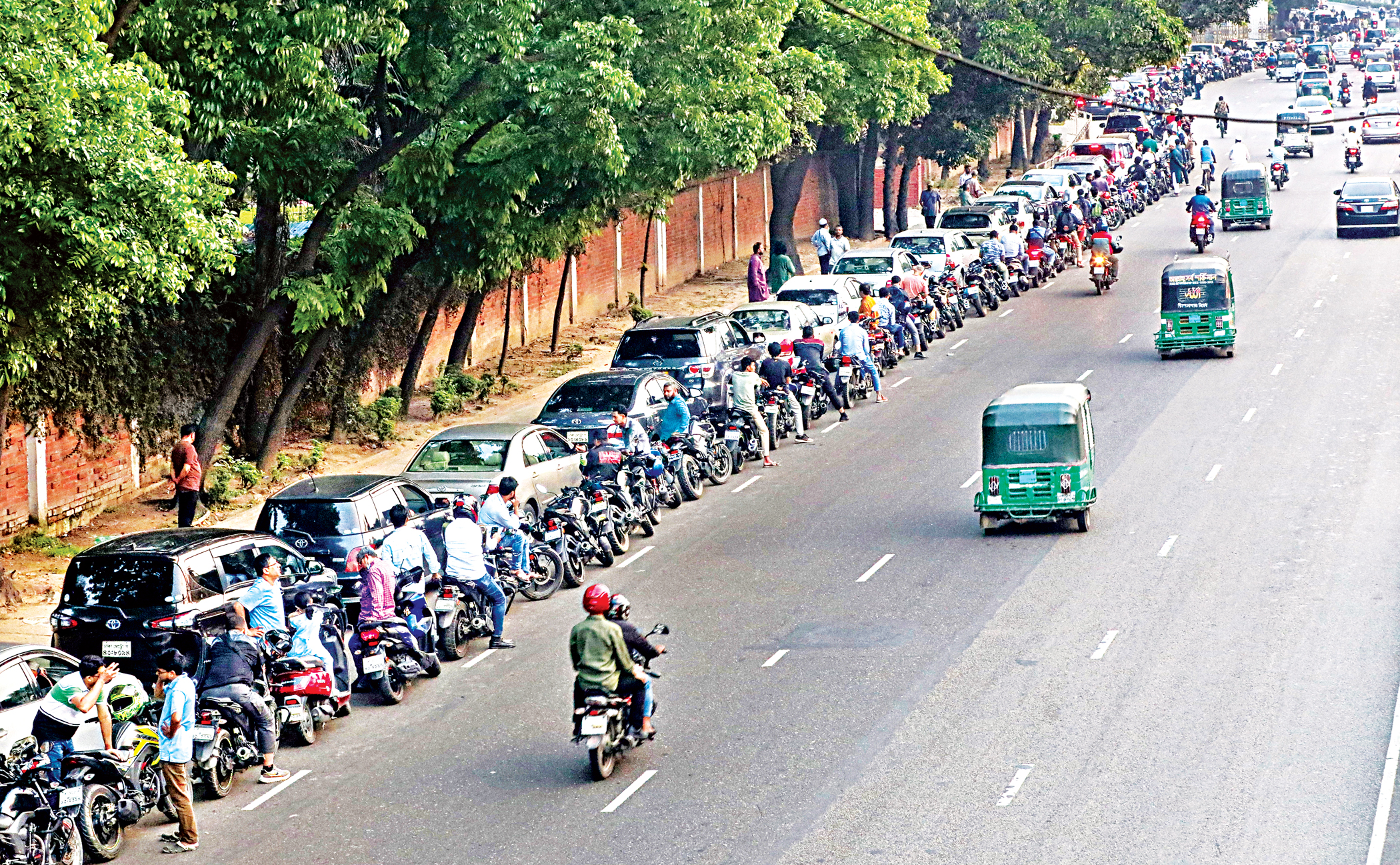 Supply crunch worsens at fuel pumps