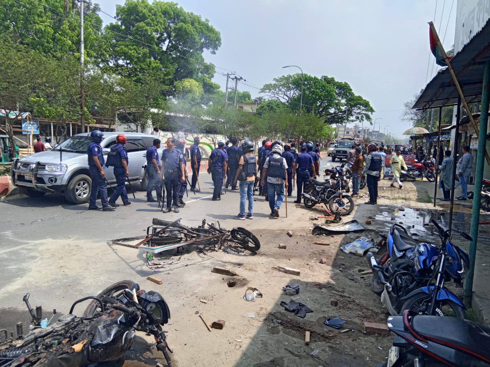 BNP factional clash leaves at least 15 injured in Pabna's Ishwardi