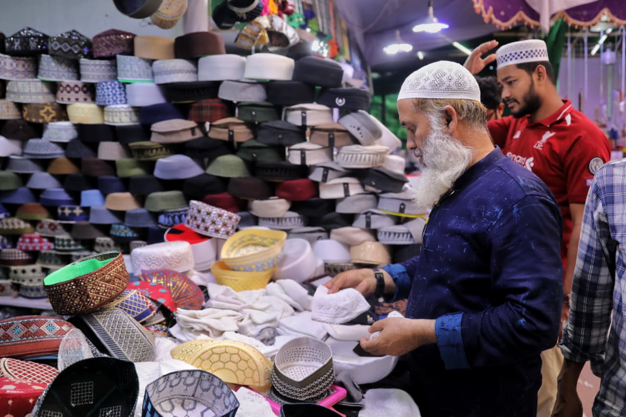 Festive rush fuels spike in fragrance and prayer accessories sales