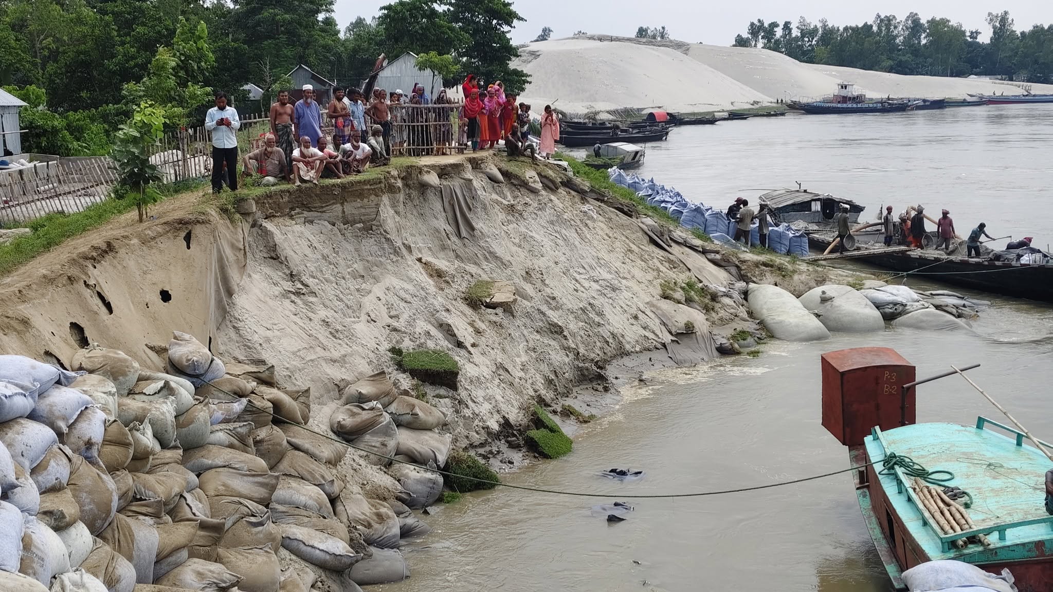 Sudden collapse of Jamuna protection dyke puts villages at risk