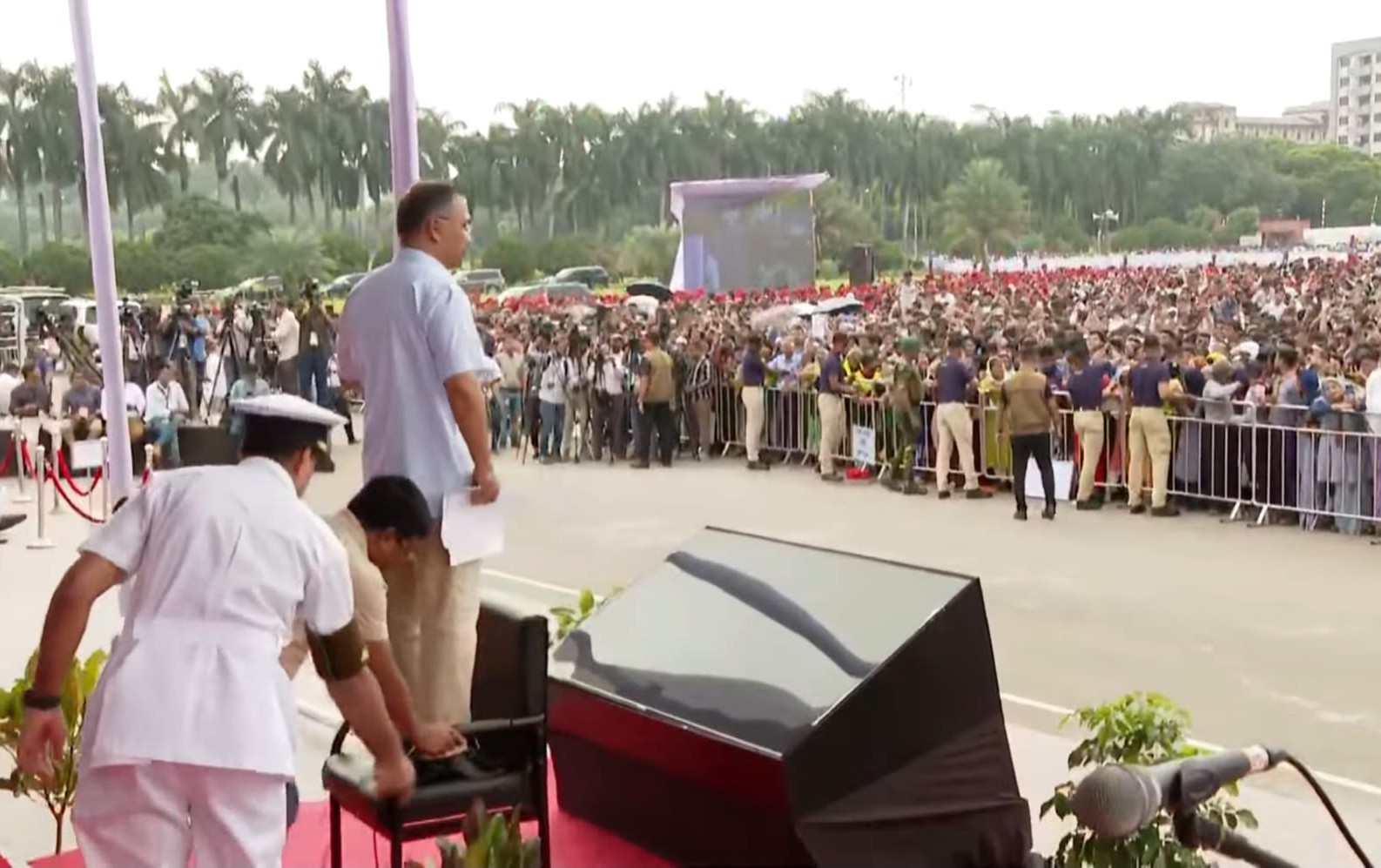 PM launches three-month nationwide dengue prevention campaign