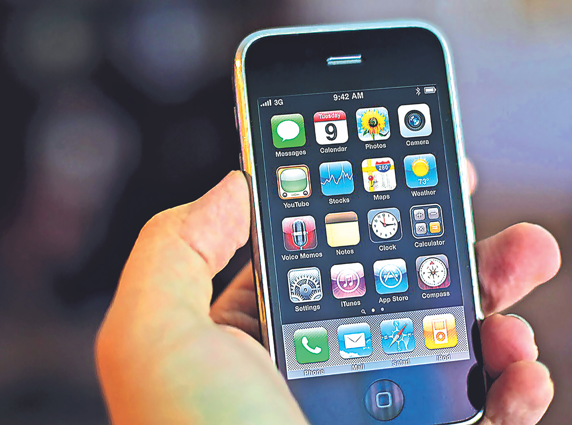 Apple fined for slowing down old iPhones