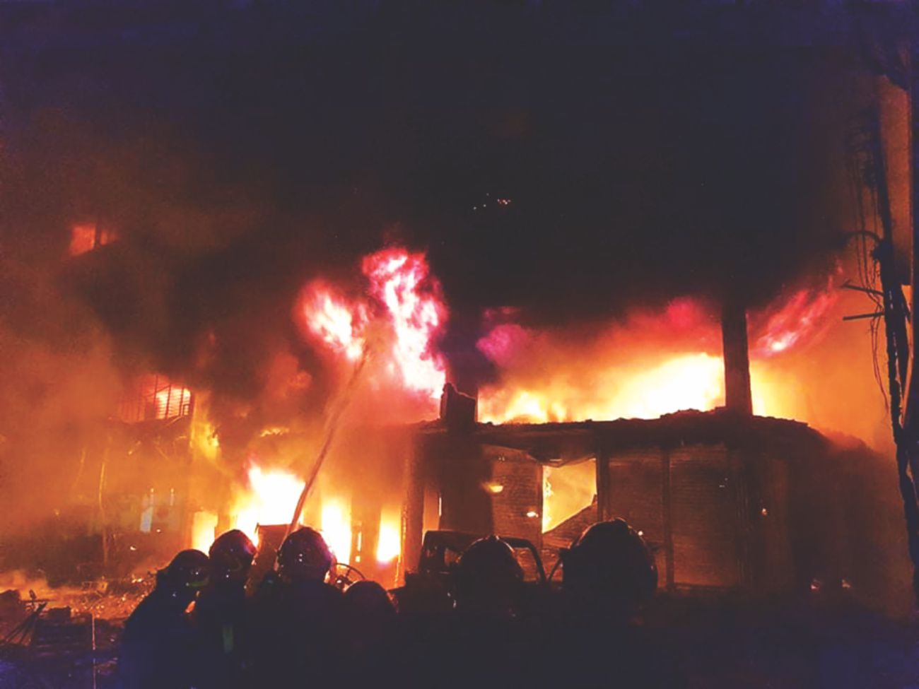 At least 10 killed in old town fire