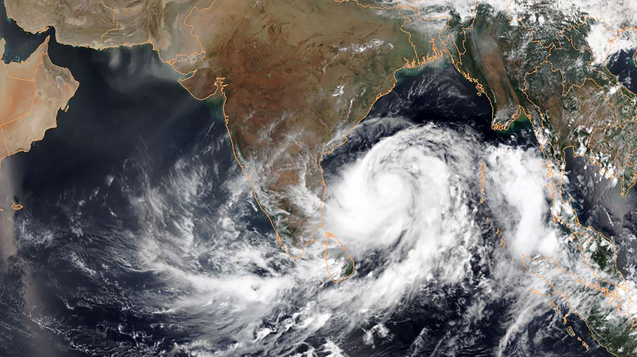 Cyclone Fani to hit Bangladesh tomorrow