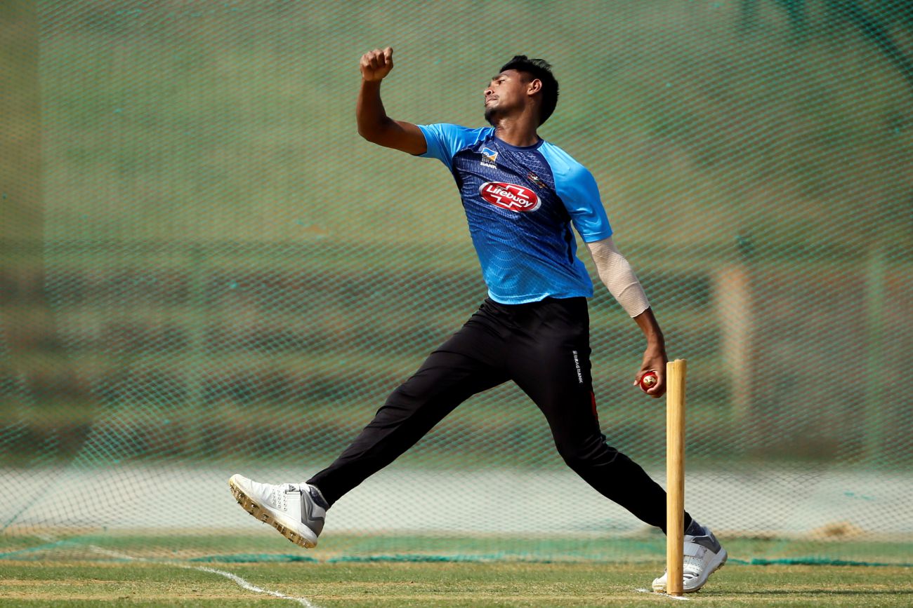 No Fizz, no front line seamers too