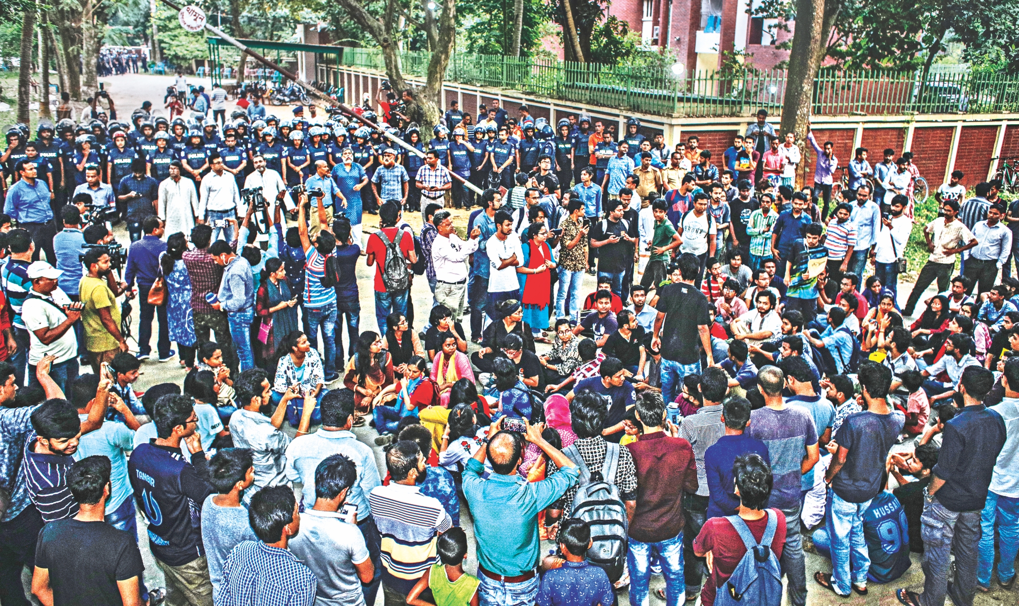 Crisis at JU  deepening