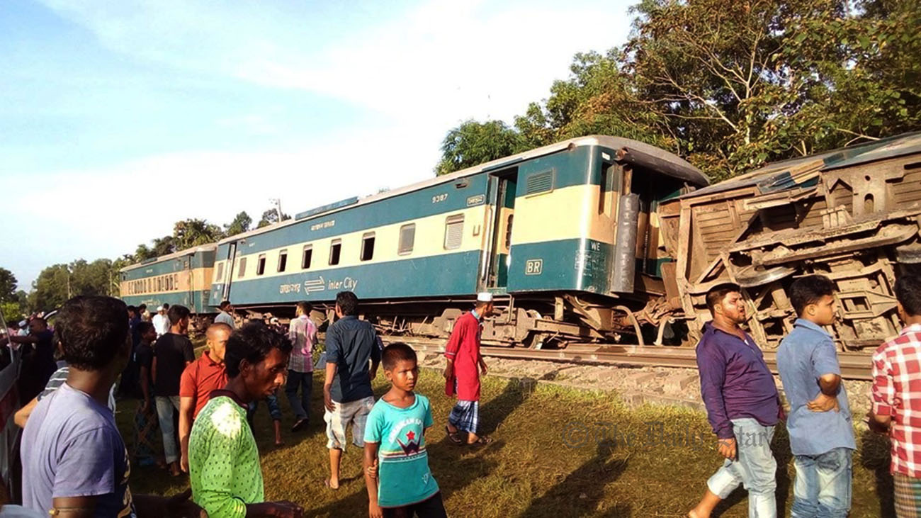 Train was overcrowded, say passengers