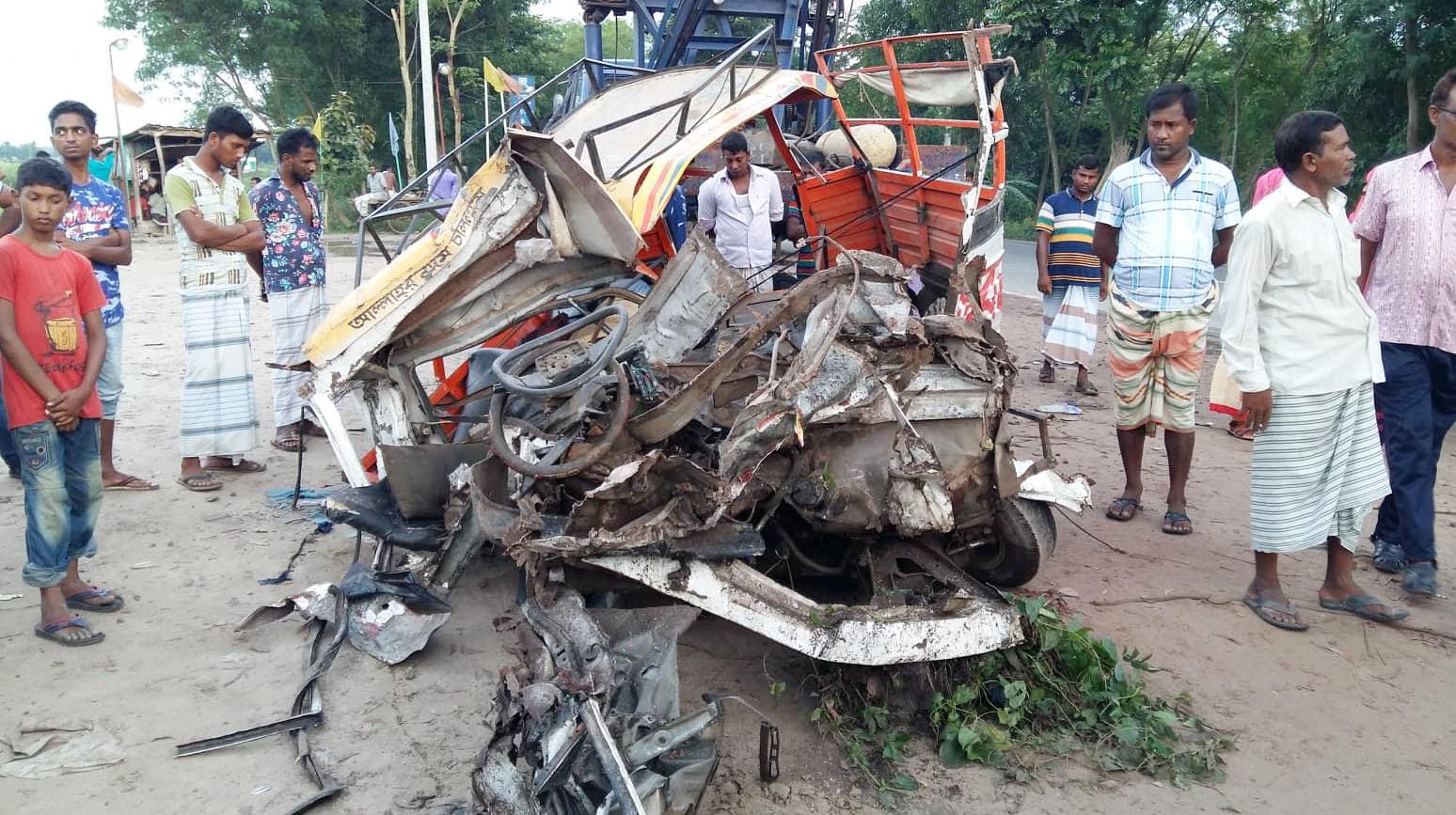 Banpara highway OC closed over Natore crash