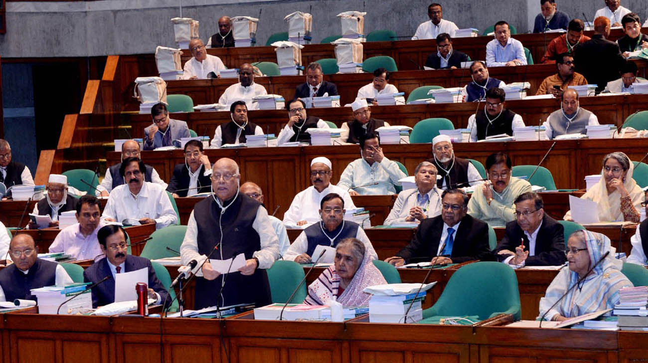Muhith unveils Tk 4,64,573cr budget for FY19 setting 7.8pc growth target
