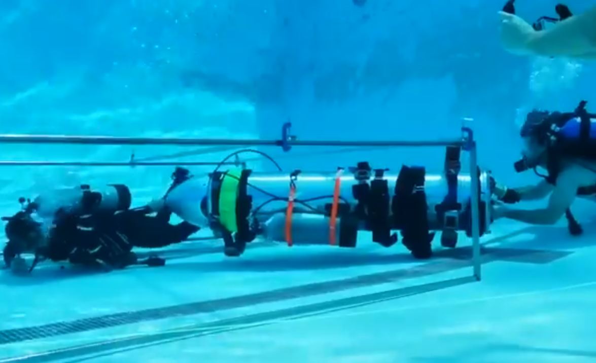 Elon Musk's Thai cave rescue submarine in action