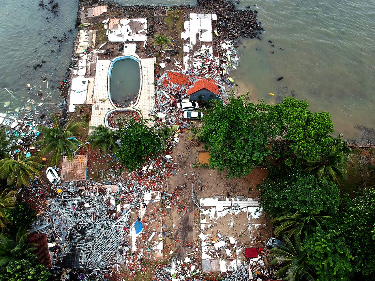 Indonesia 'Volcano Tsunami': 222 dead, 843 more injured