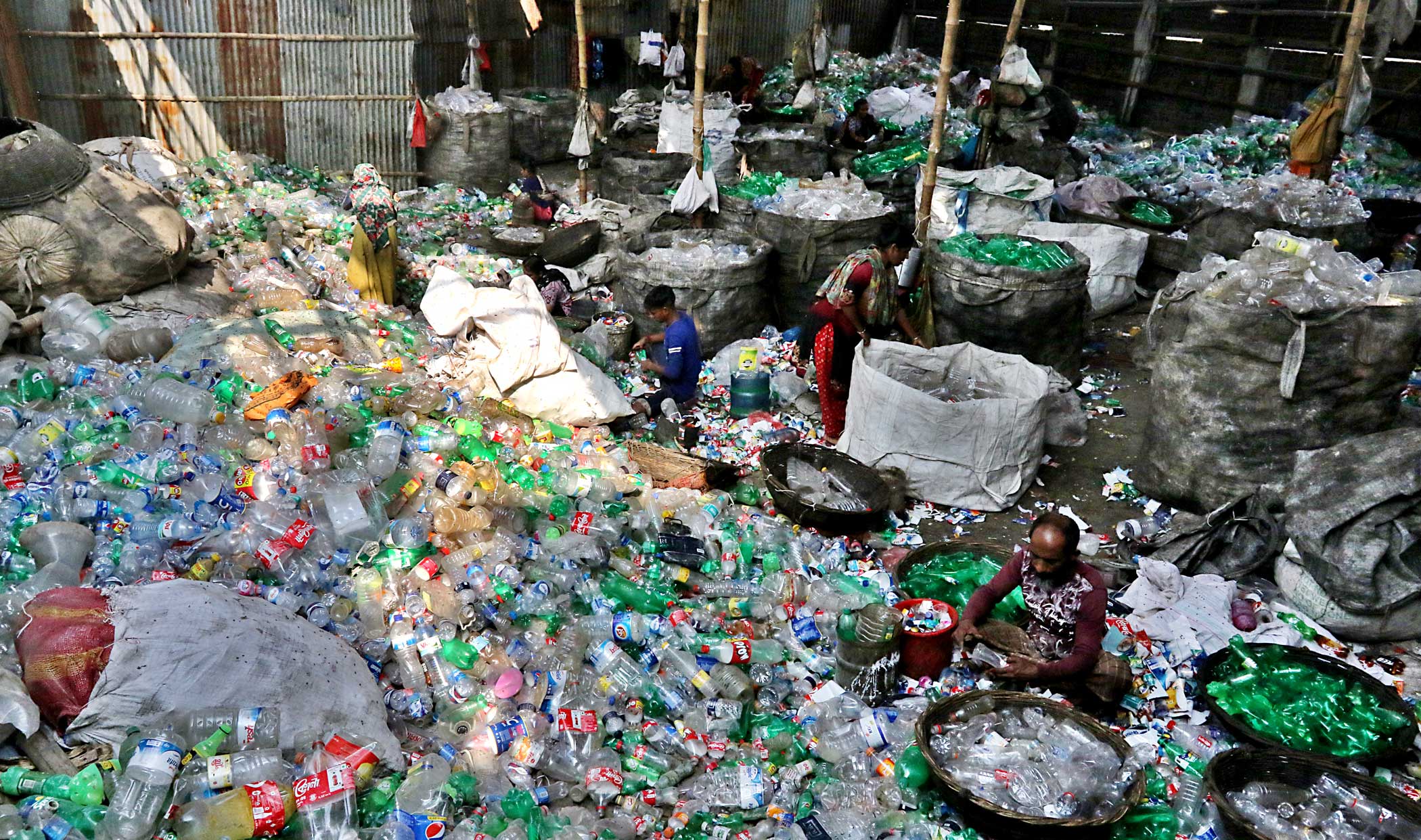 Column by Mahfuz Anam: A convenience that is killing us