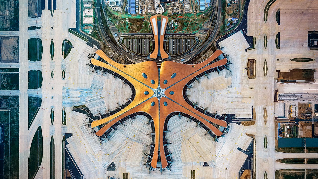 Which are the 10 biggest airports in the world?