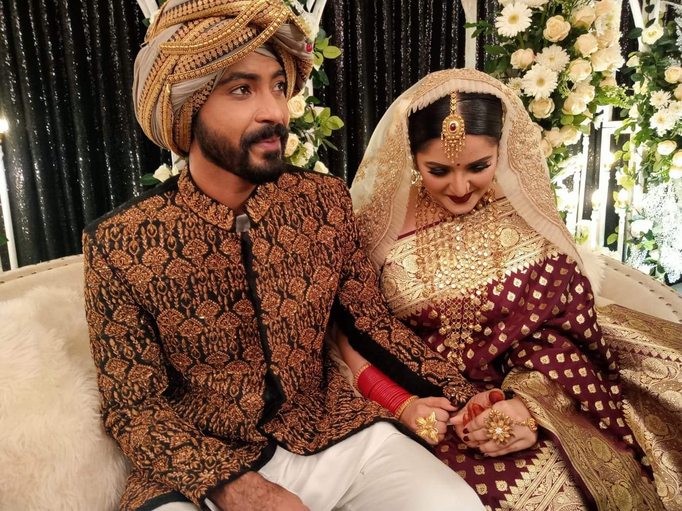 Pori, Razz hold intimate wedding ceremony