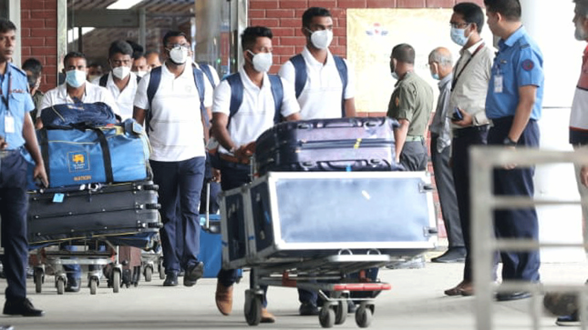 Lankans arrive, Tigers to go to Chattogram tonight