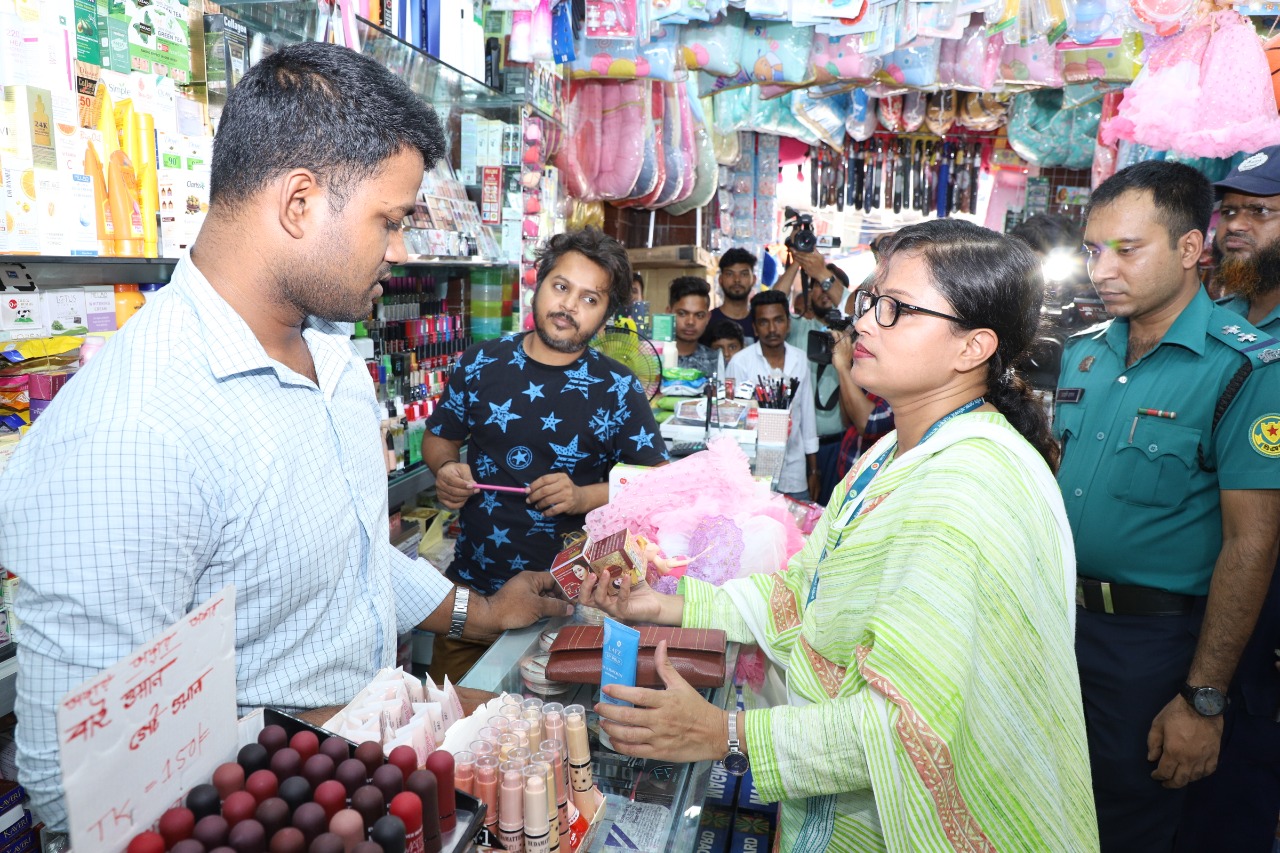 82 traders fined Tk 5 lakh for consumer right violation