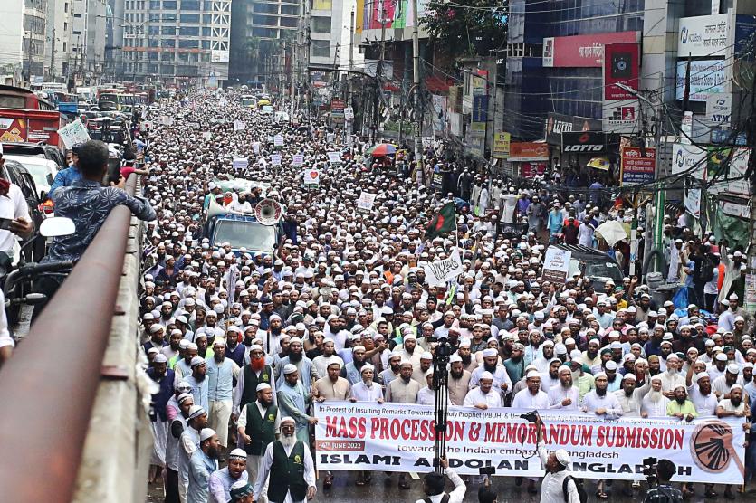 What does Islami Andolon’s memo to Indian High Commission say?