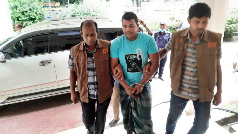 Robbery, rape on bus in Tangail: One arrested