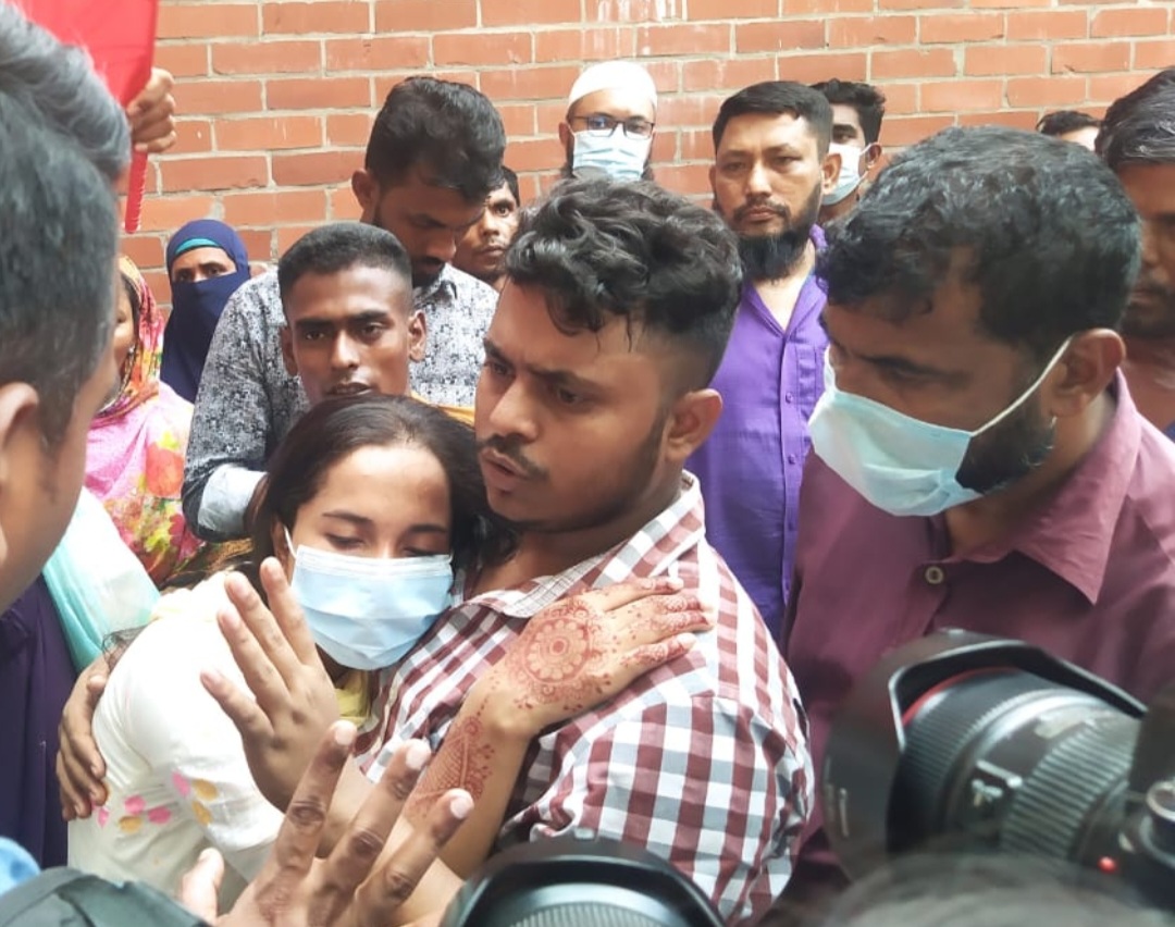 “My mother died in my arms in the crushed car”