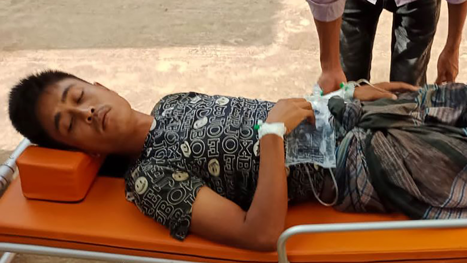 Bangladeshi man loses leg as landmine explodes on Myanmar side of border