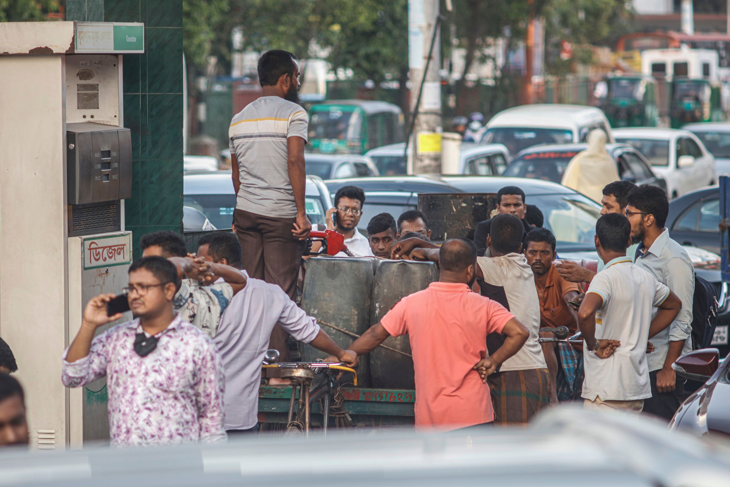 Long queues at petrol pump to buy generator fuel