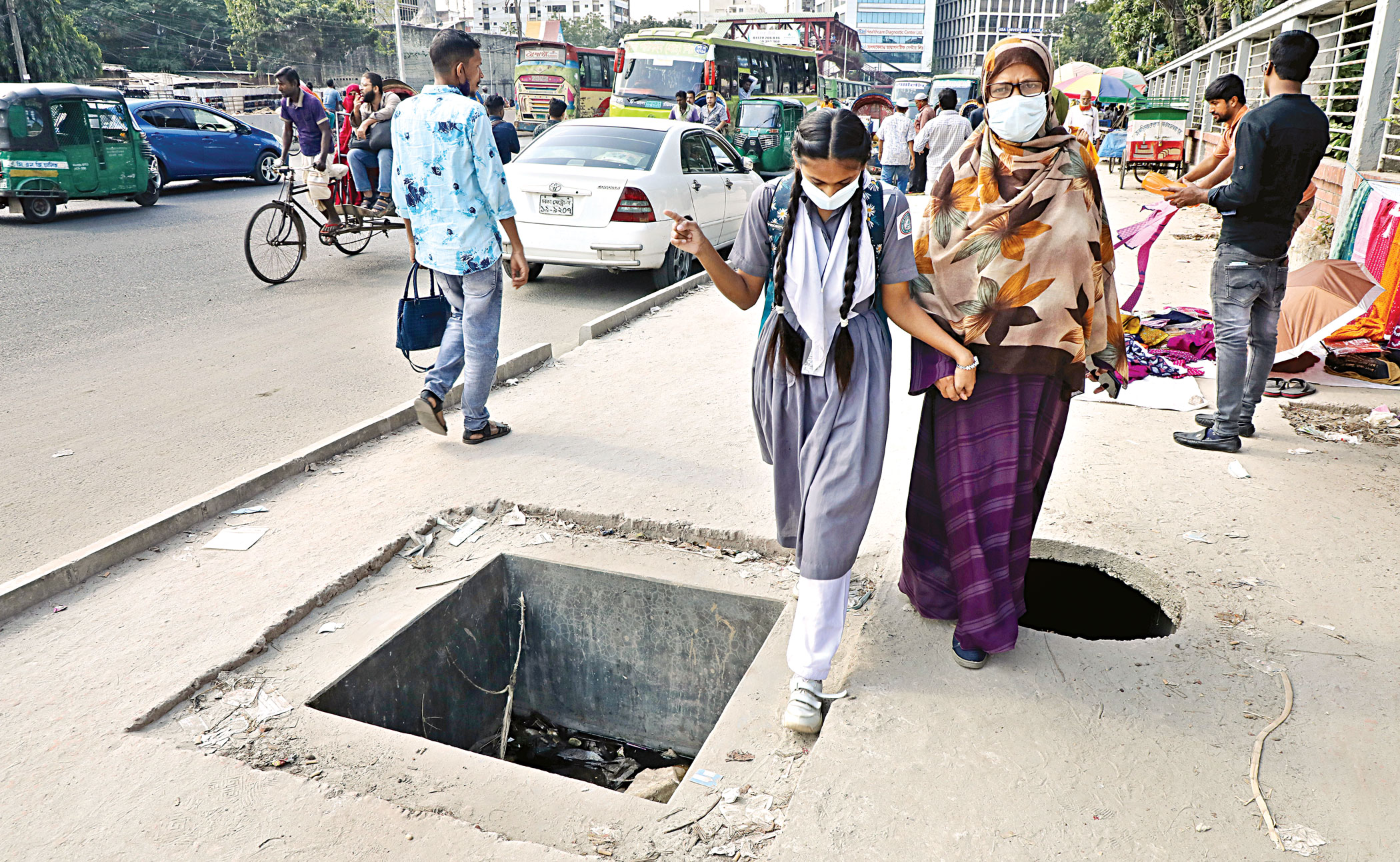 Lidless manholes: A man-made danger