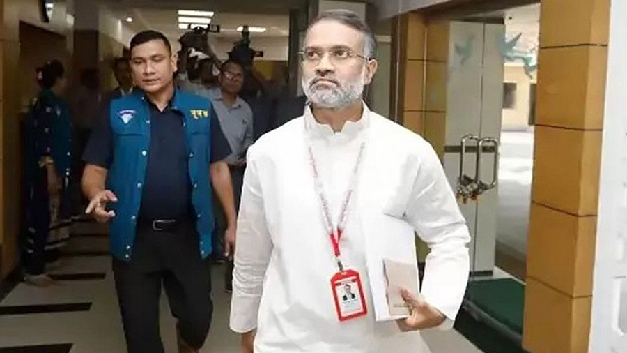 HC bars bdnews24 editor-in-chief from leaving country without permission