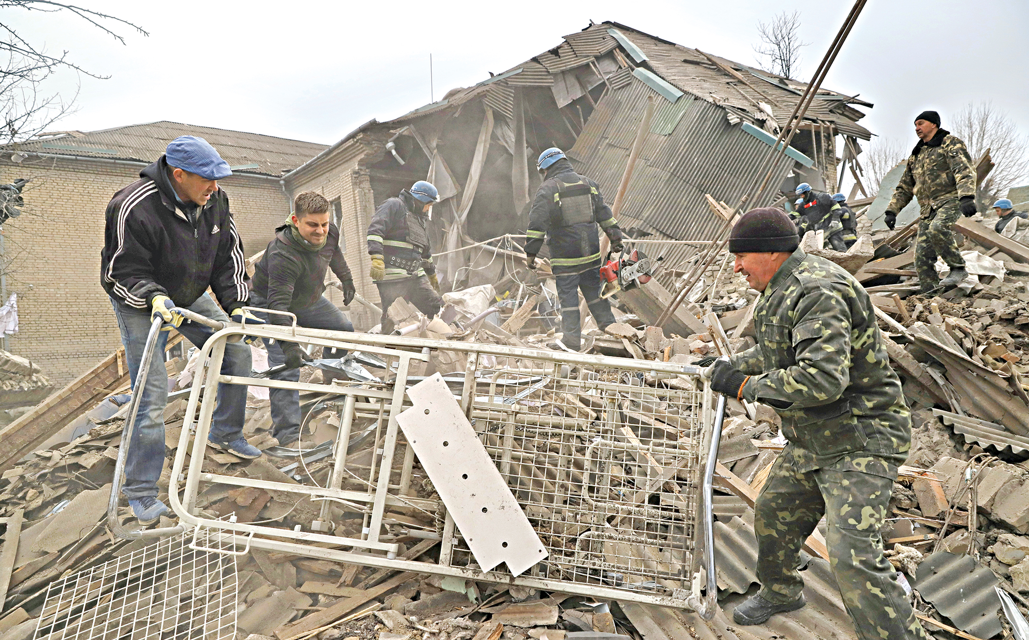 Russia fires missiles across Ukraine