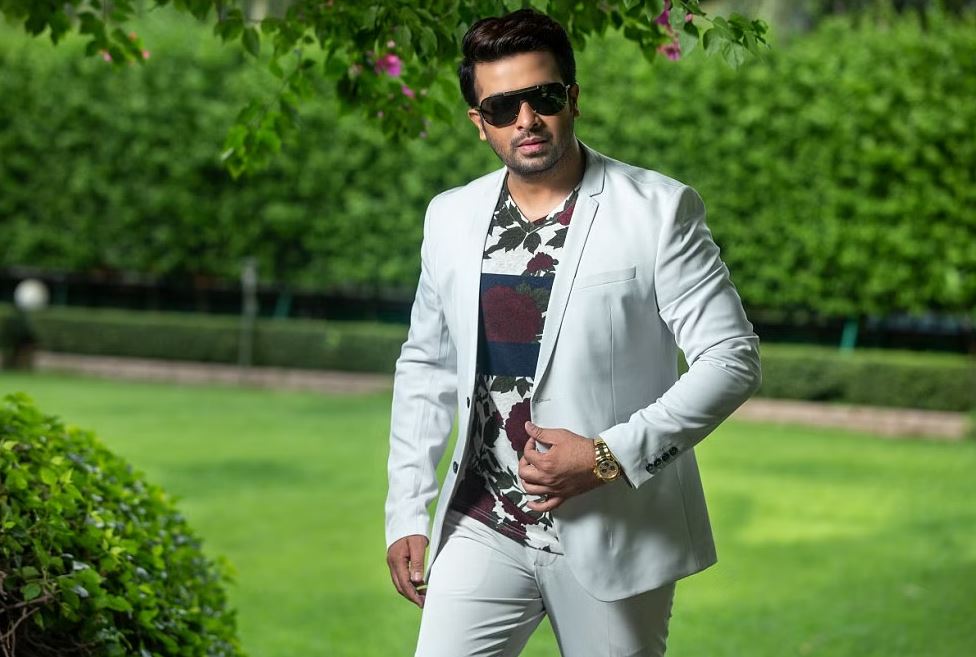 Shakib Khan flying to USA without shooting any new film