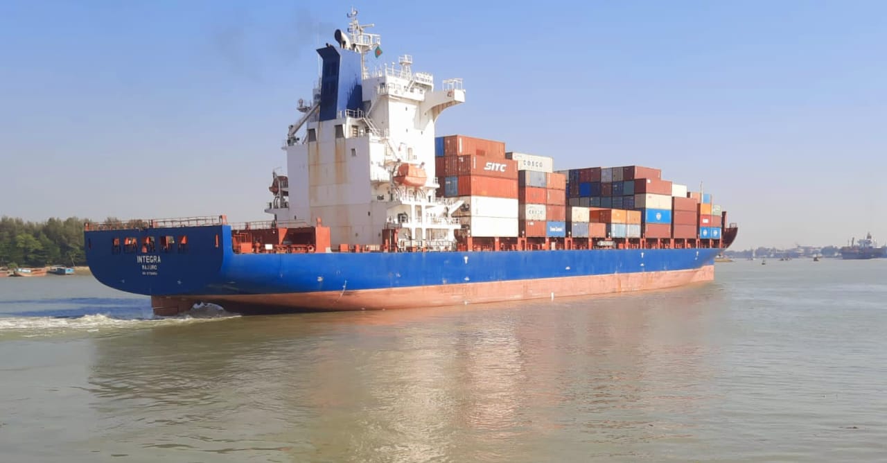 Bangladeshi teenager rescued from ship container in Malaysia