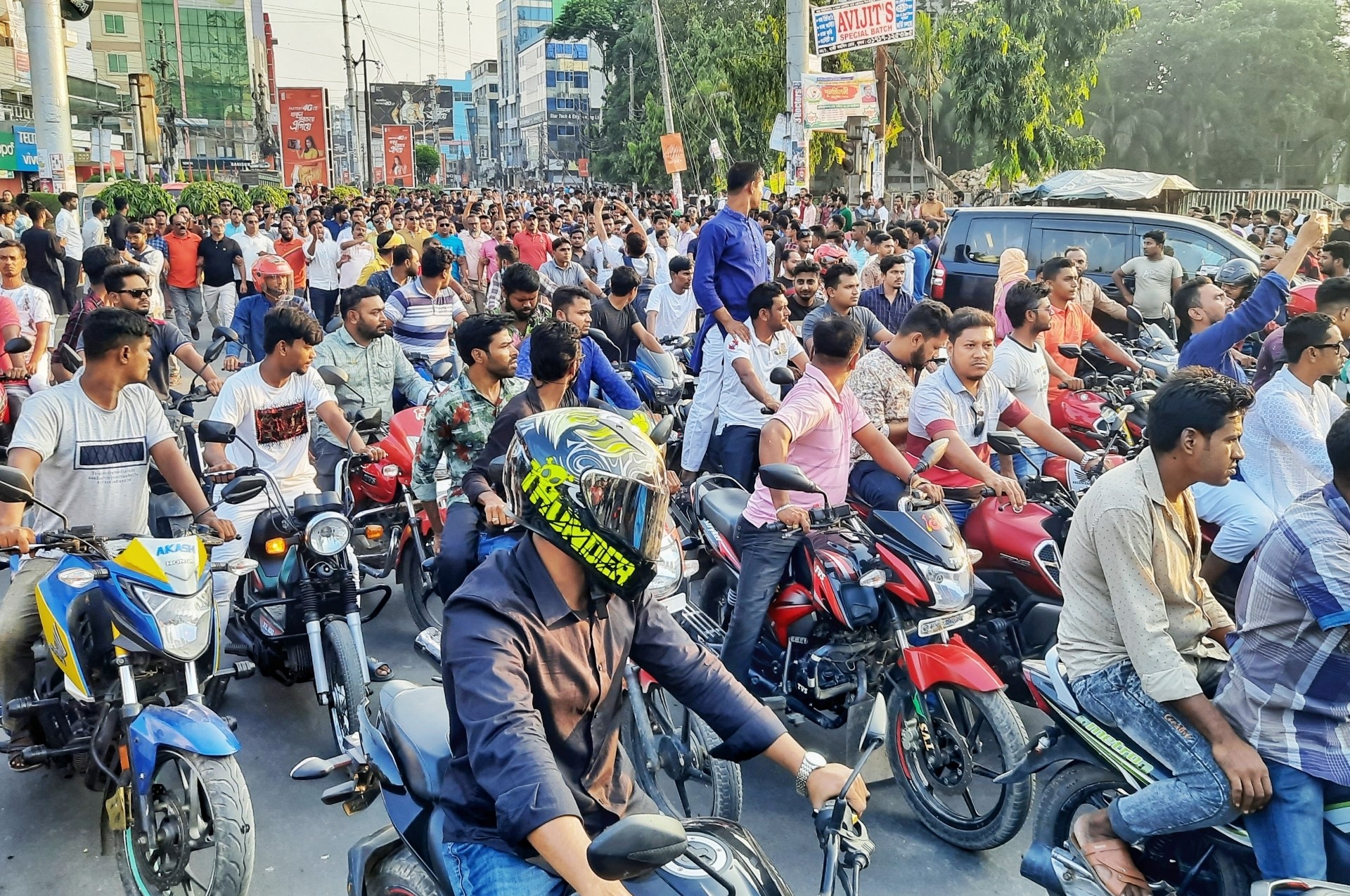 AL's counter-programmes reveal its own insecurities