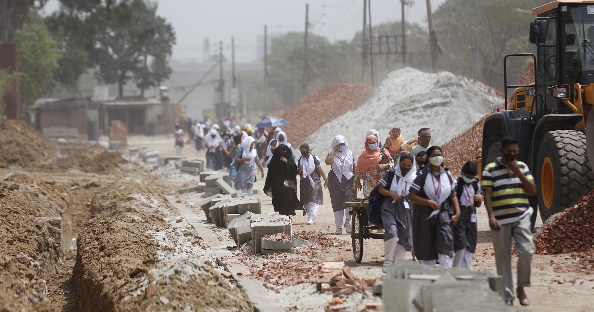 Polluted development: Profits for few, losses for all