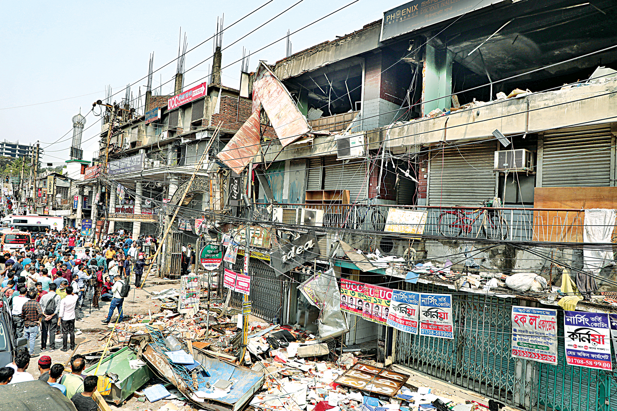3 killed as blast ravages commercial building
