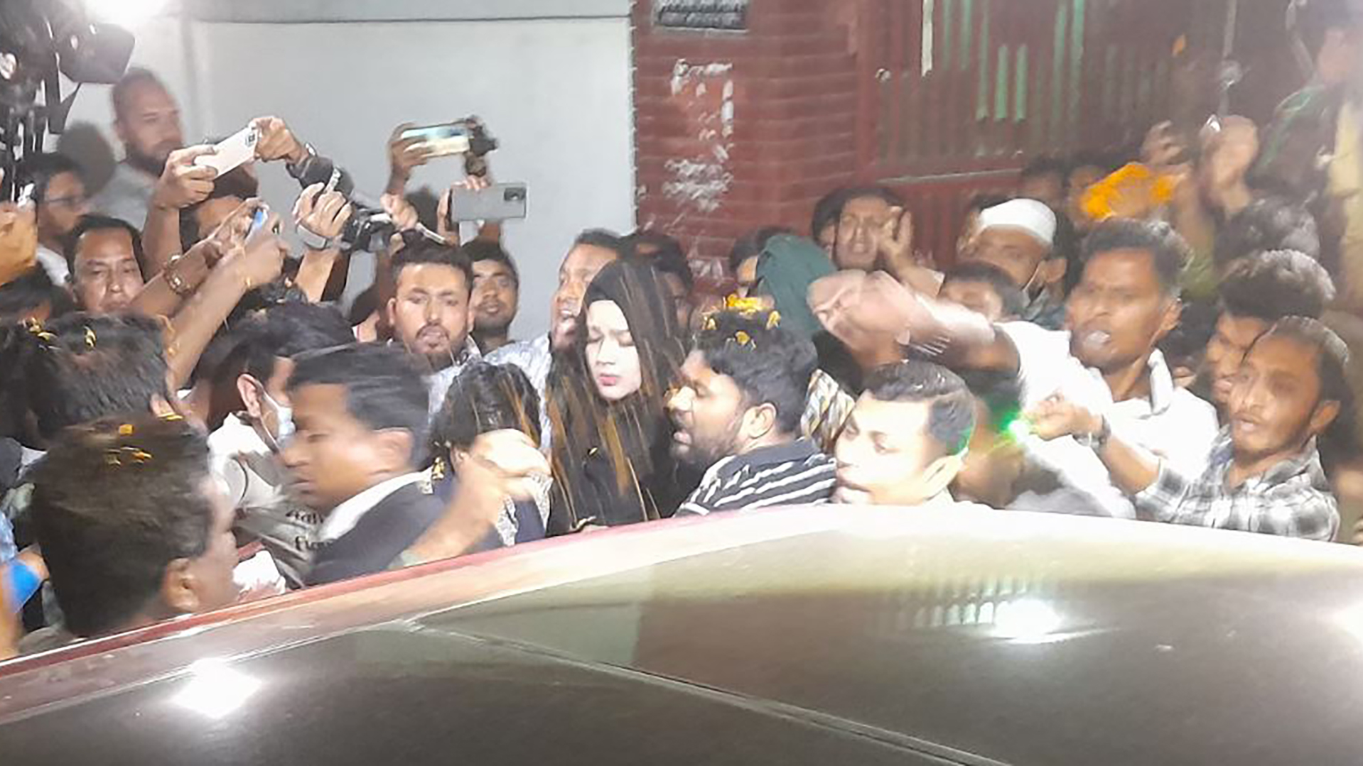 Mahiya Mahi walks out of jail