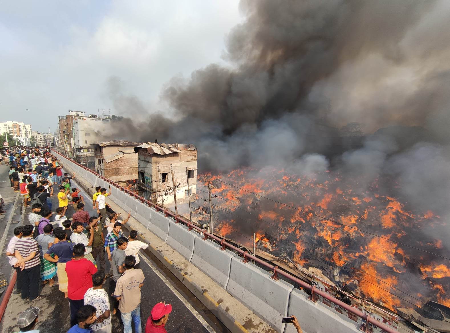 48 units engaged as fire still rages after 5 hours