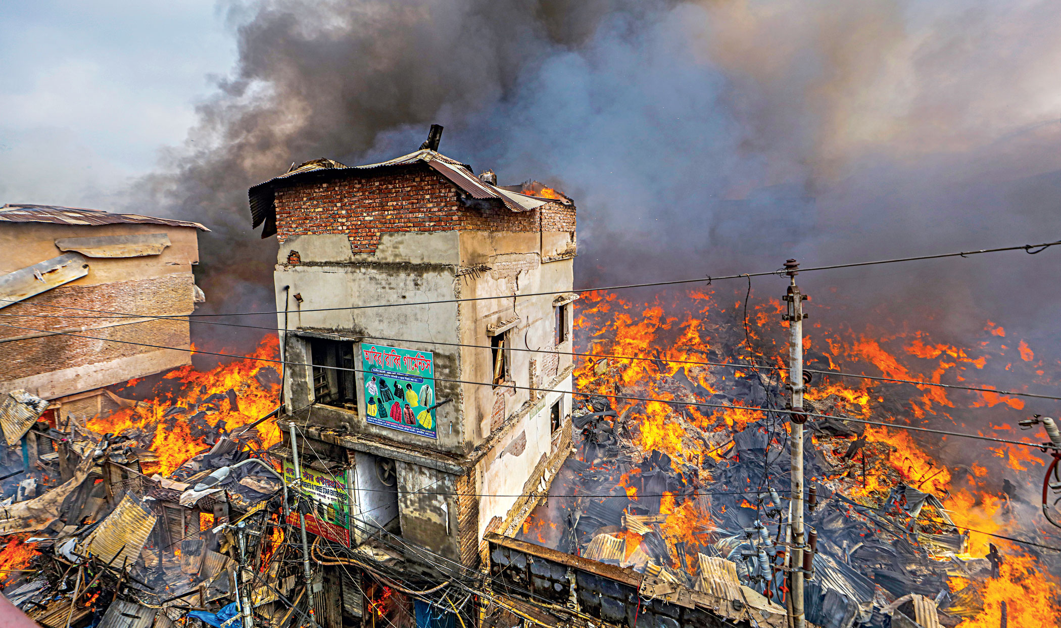Crowd of onlookers the main obstruction