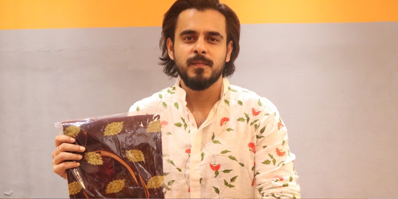 Siam Ahmed buys burnt clothes to aid Bangabazar victims