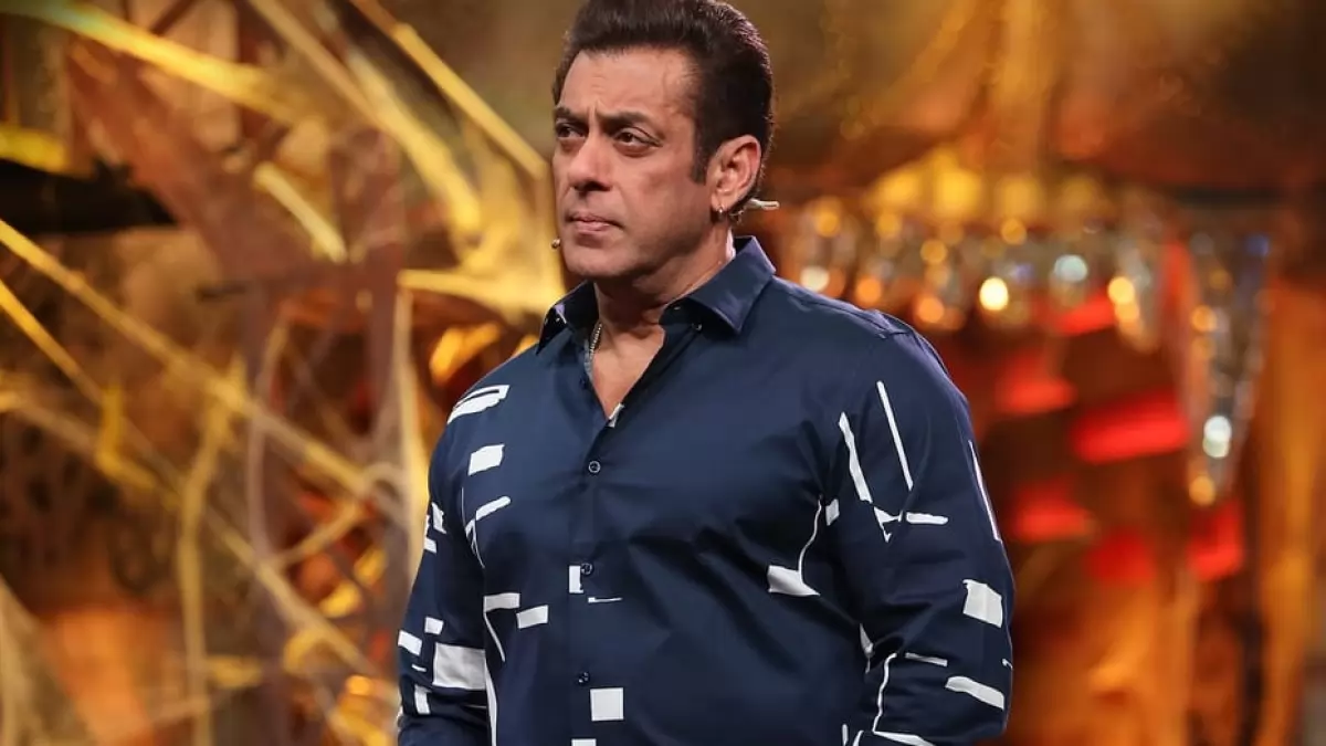 'All girls should be covered': Salman sets rule on women's clothing on-set