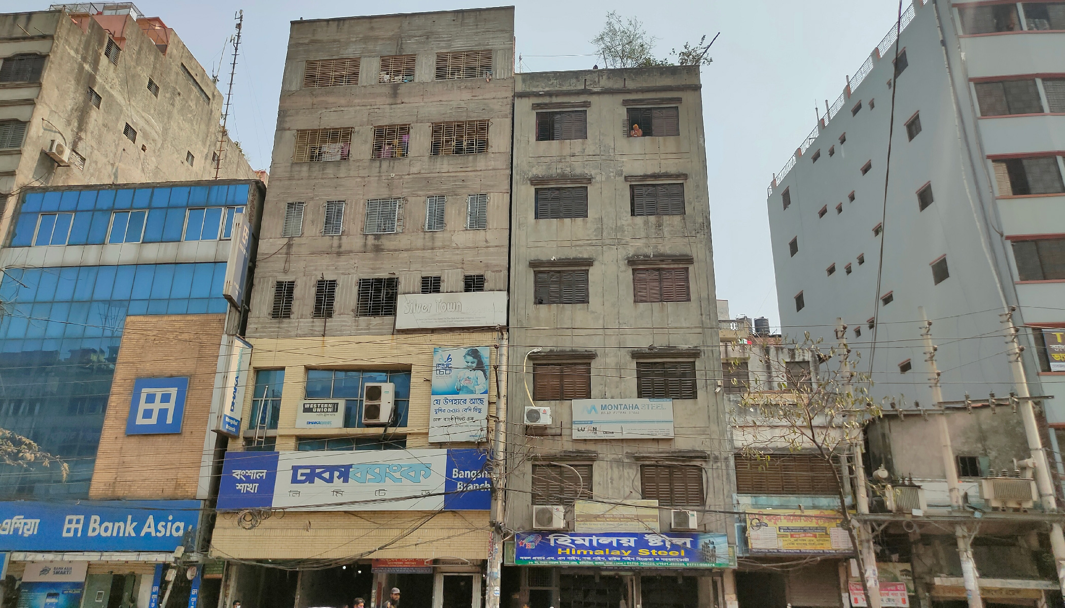 321 Dhaka buildings risky, yet in use