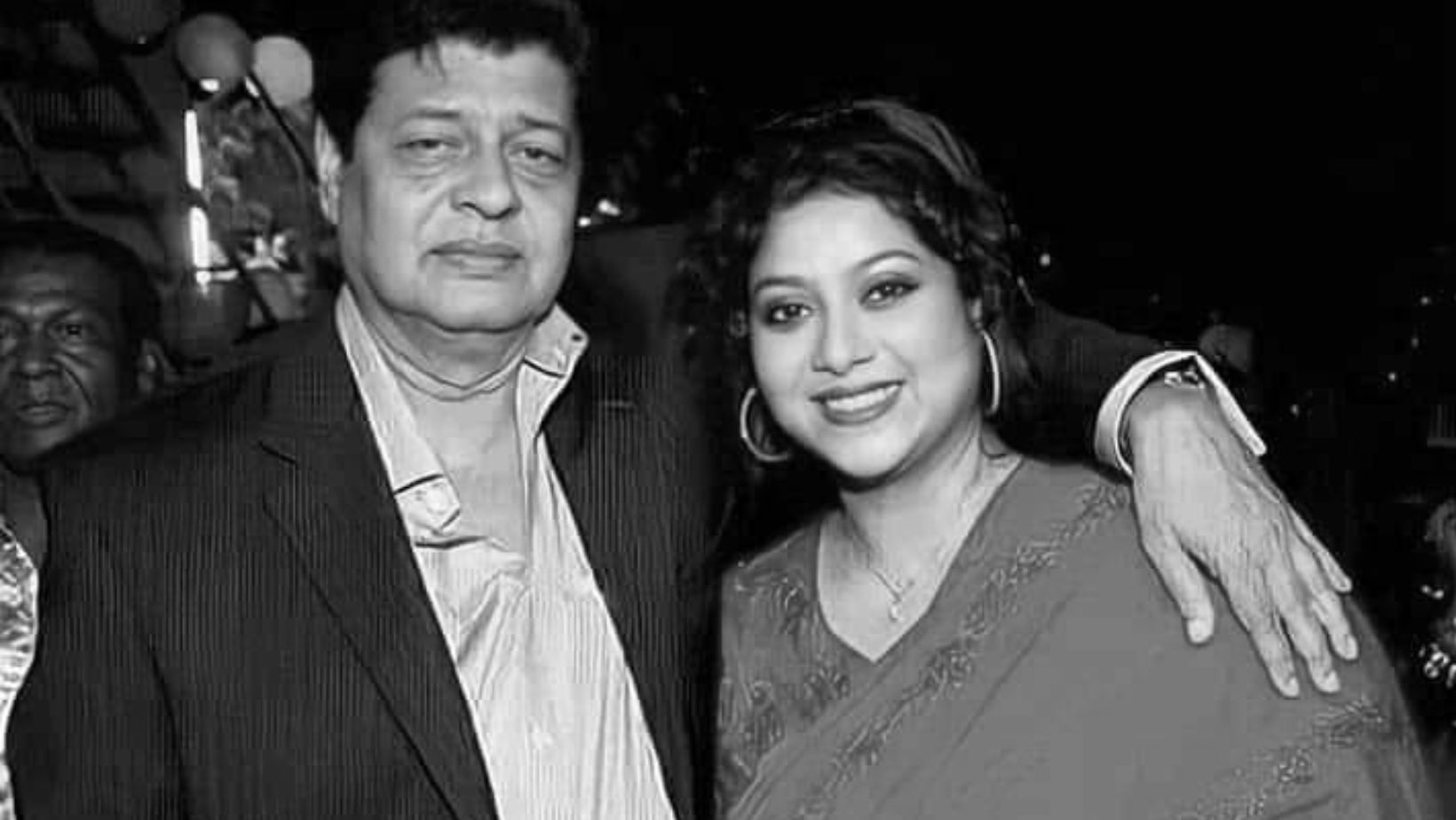 Shabnur sends love for late actor Farooque from Australia