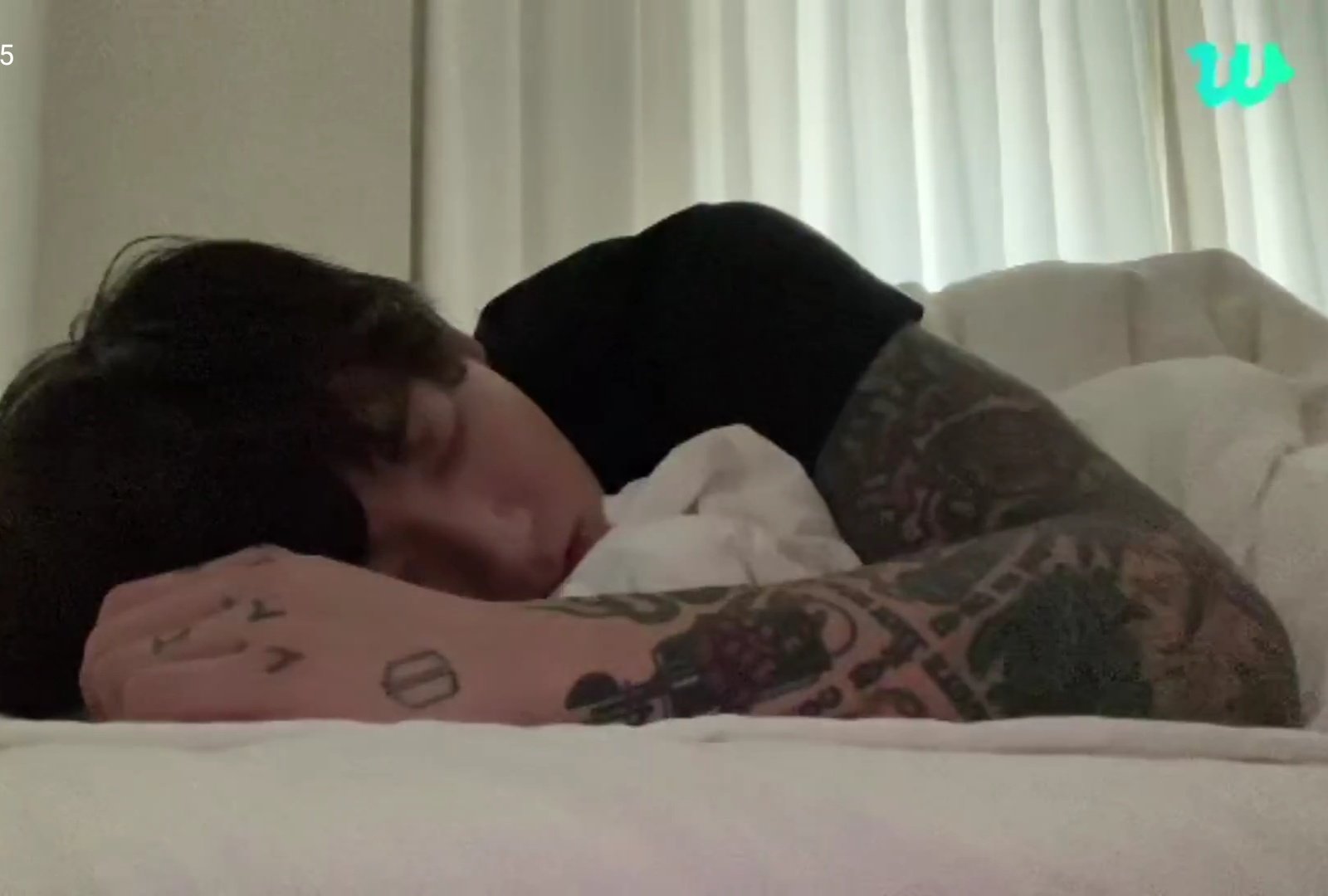 Jungkook dozes off while 6 million fans watch on Weverse live