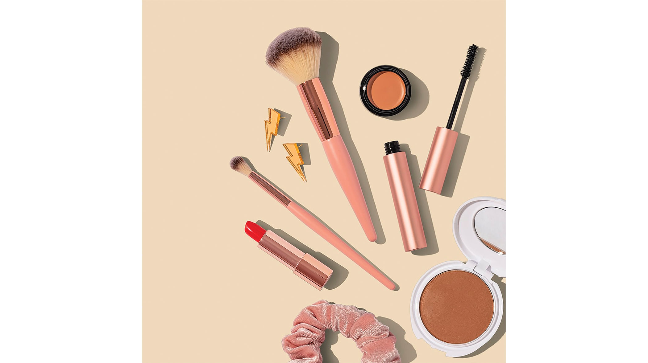 Ladies, take a note. The cosmetics you use may contain lead!