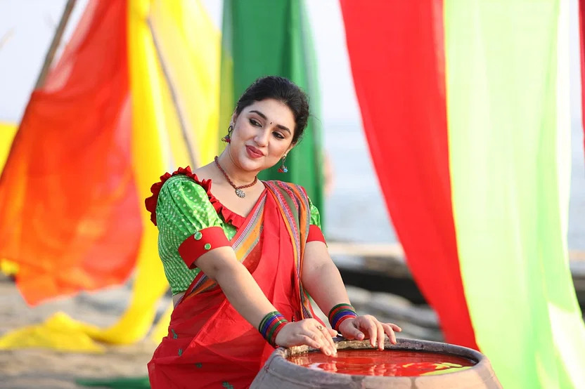 Apu Biswas’s ‘Laal Shari’ receives uncut censor clearance
