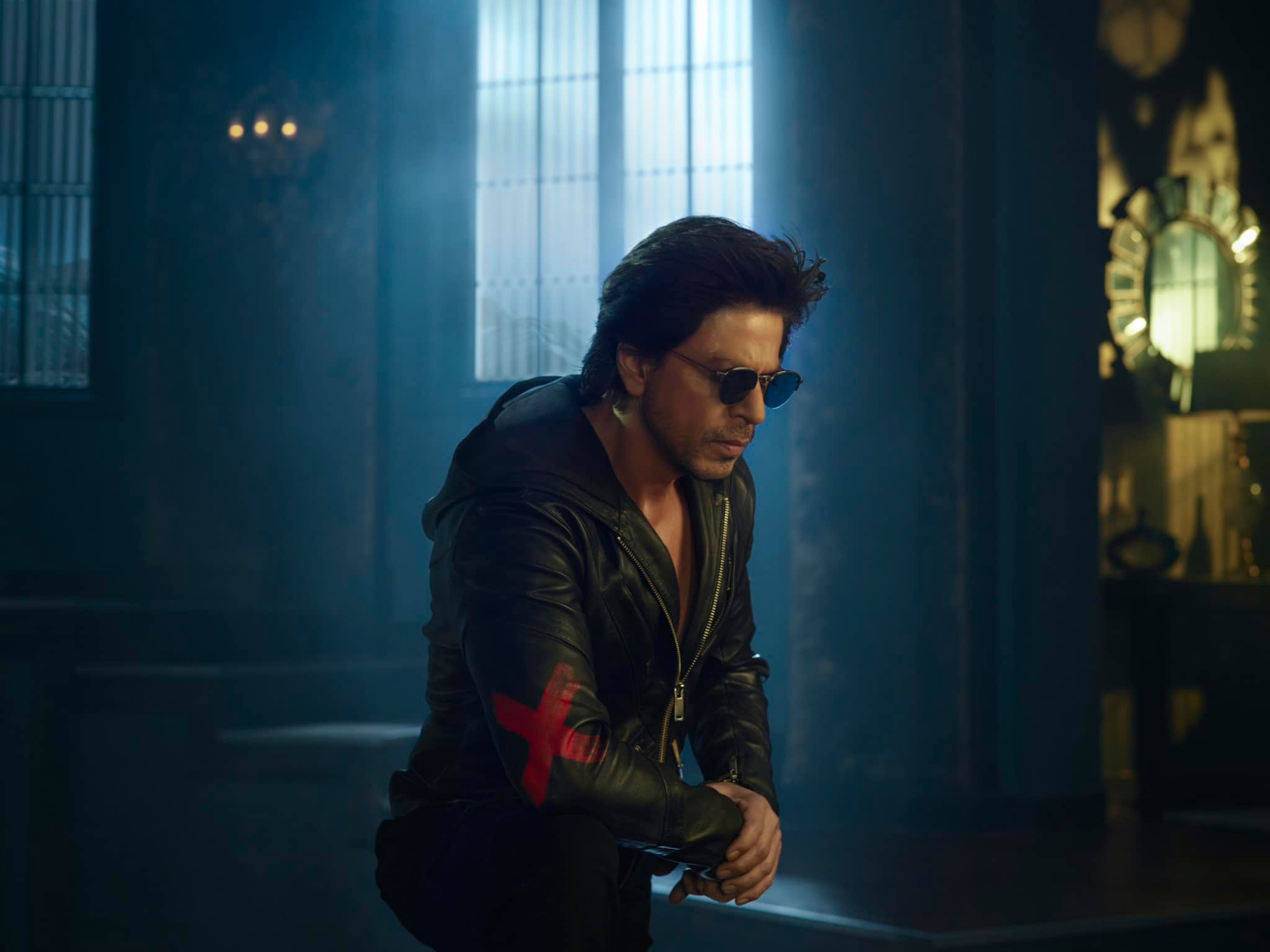 Shah Rukh Khan breaks nose after on-set accident