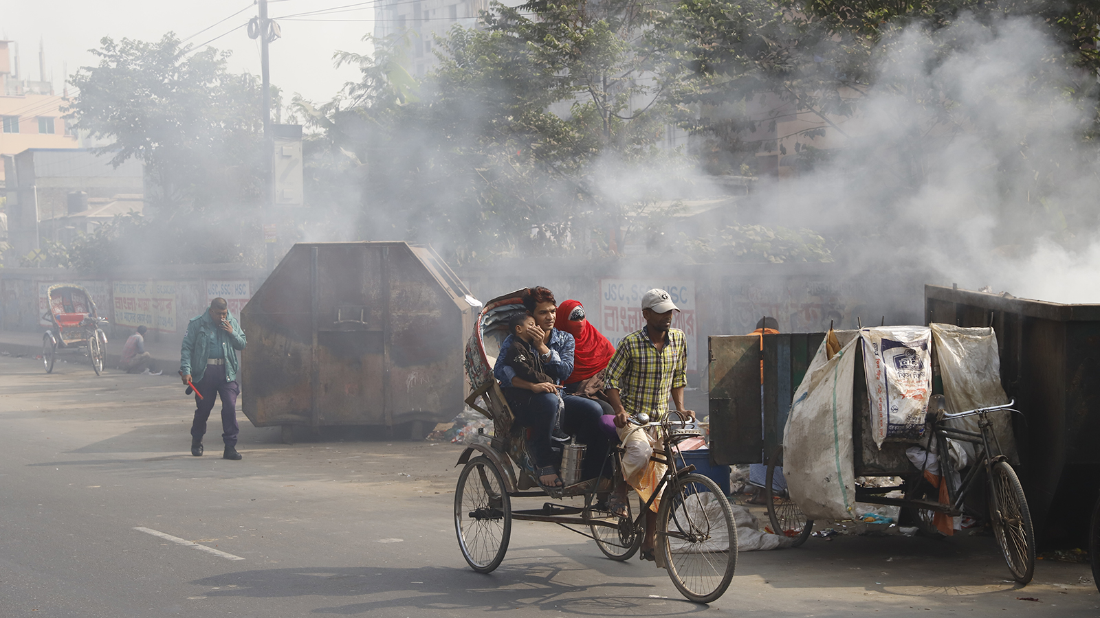Air pollution reducing Bangladeshis' life expectancy by nearly 7 years: study
