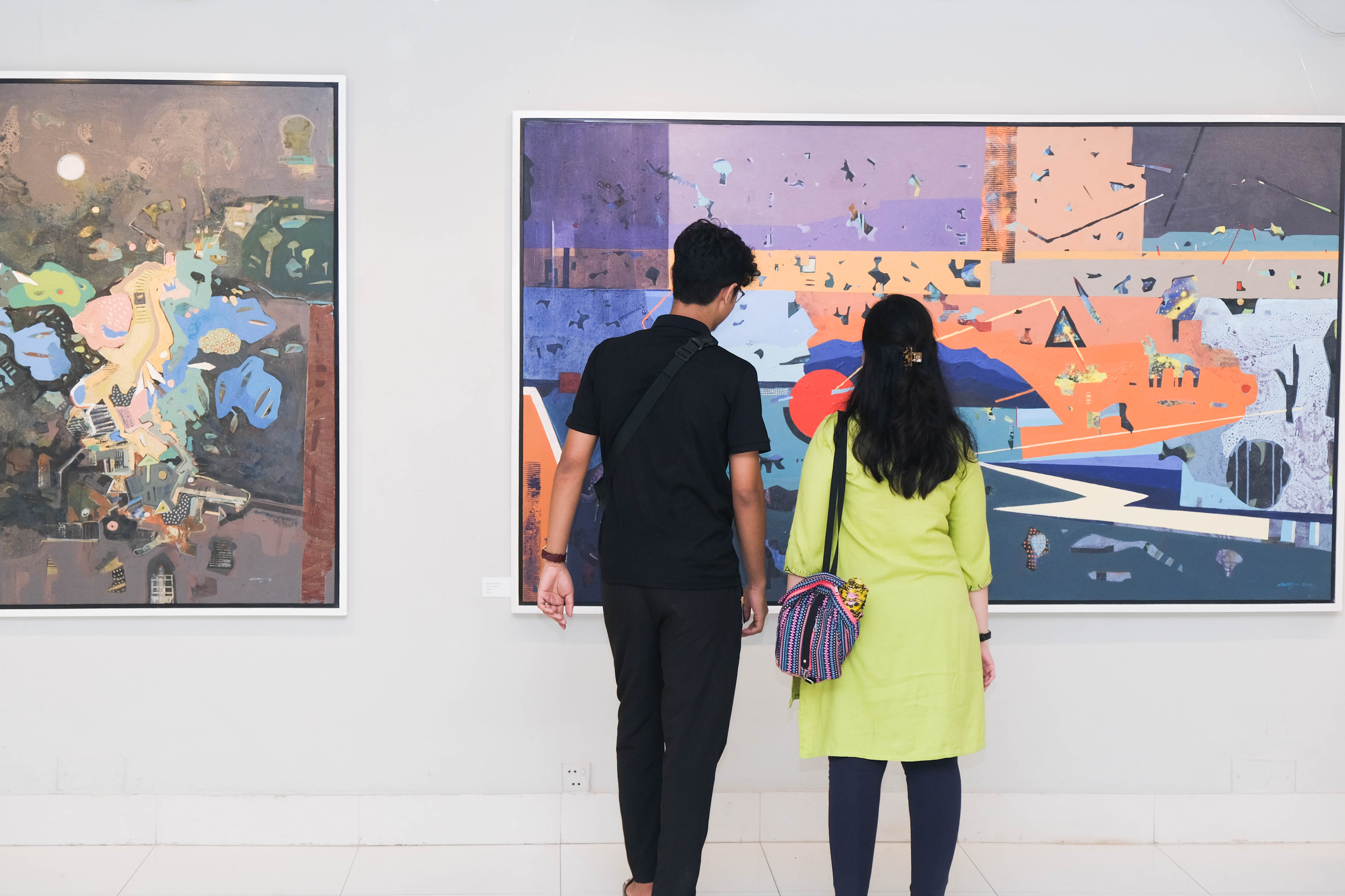 'The Reflection of Endless Mystery': Blooming nature and cityscapes in abstract