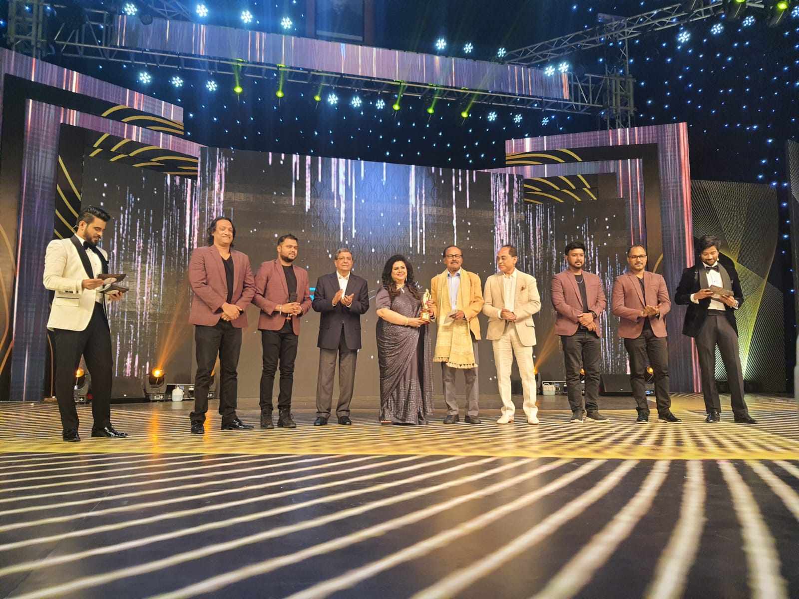 Syed Abdul Hadi honoured with Meril-Prothom Alo Lifetime Achievement 