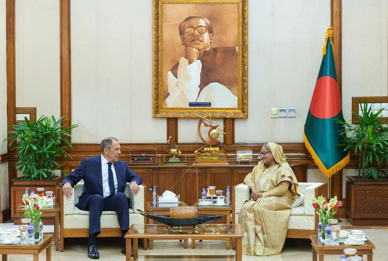 Lavrov calls on PM before leaving for G20 Summit