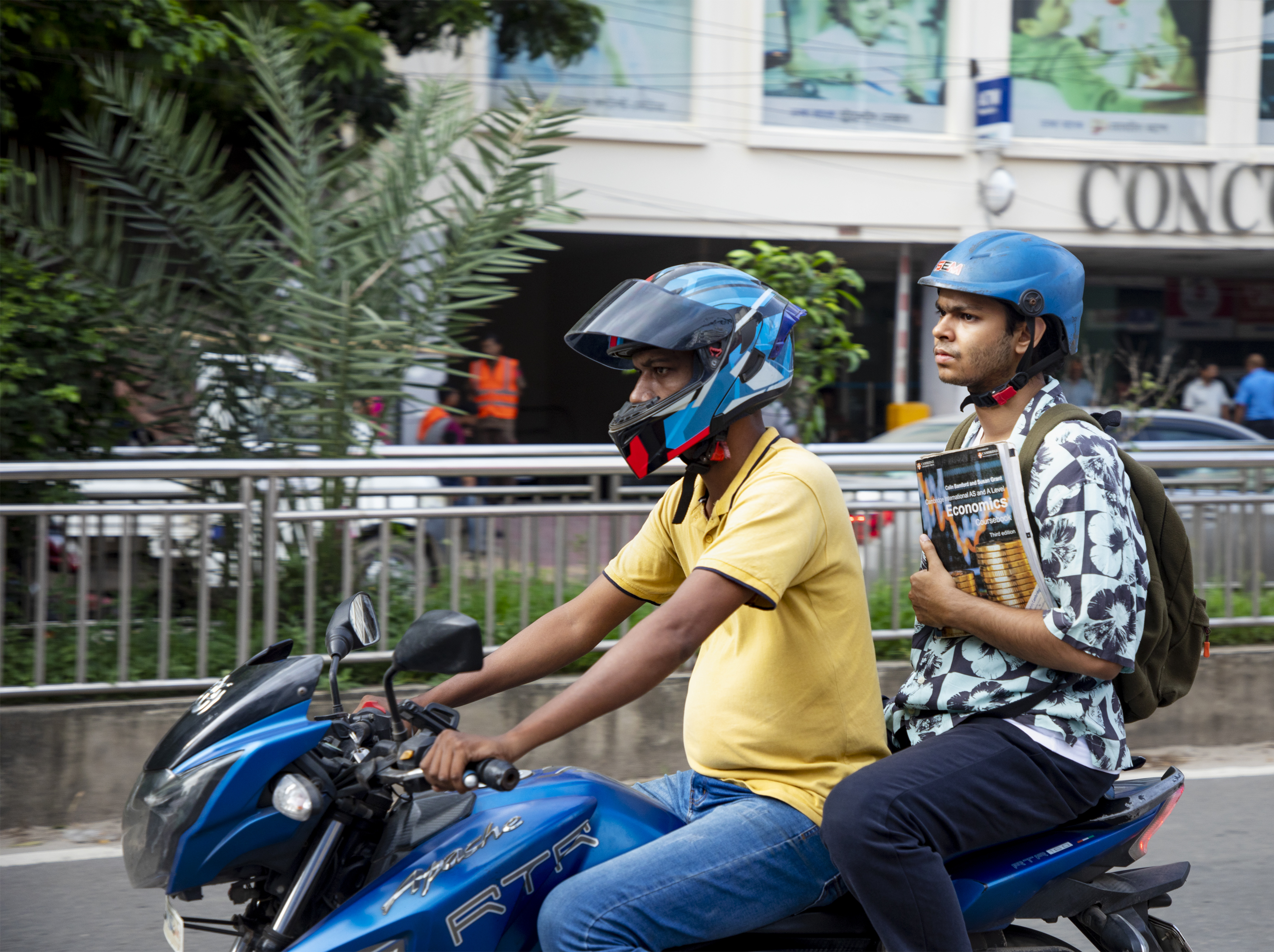Commuting in Dhaka as a student